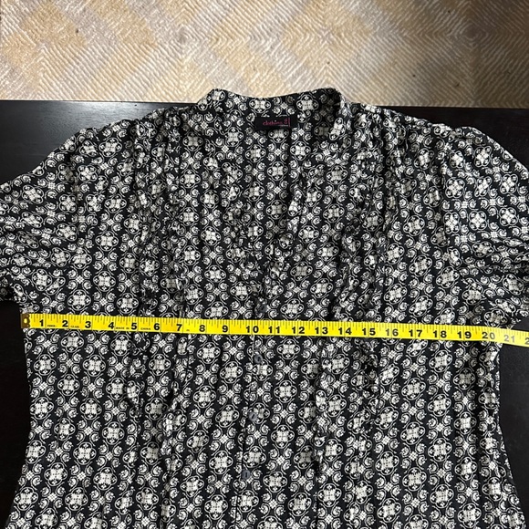 2010s Sheer black and white Pintuck short puff sleeve top blouse - Picture 5 of 7